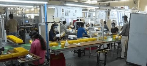 疫情下的殘酷撤單潮 服裝業斷崖式下滑，生化產業意外受傷