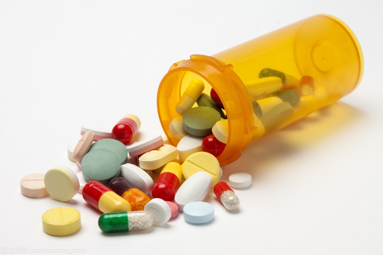 微觀視界 棚內特寫中的西藥膠囊與生化科技靜物影像